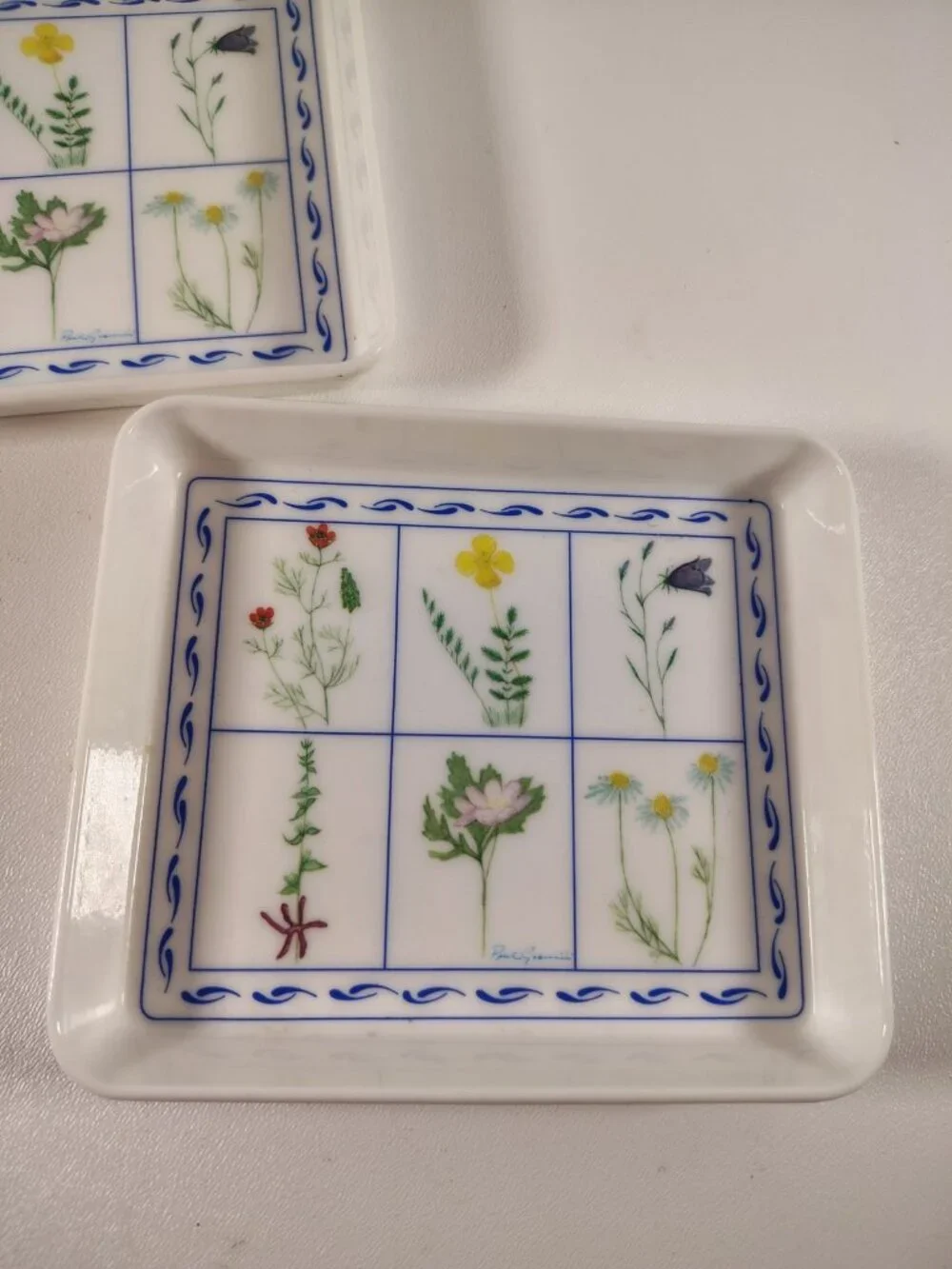 Melamine Trays 4.5